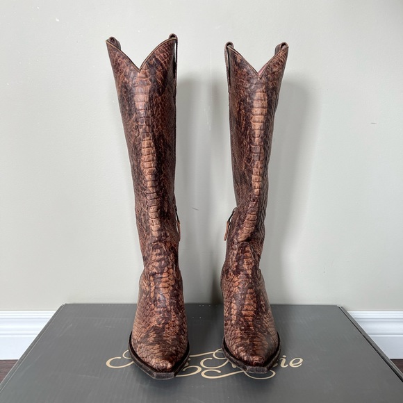 MISS MACIE SNAKIN’ IT BOOTS. ✨BRAND NEW✨ - Picture 2 of 7